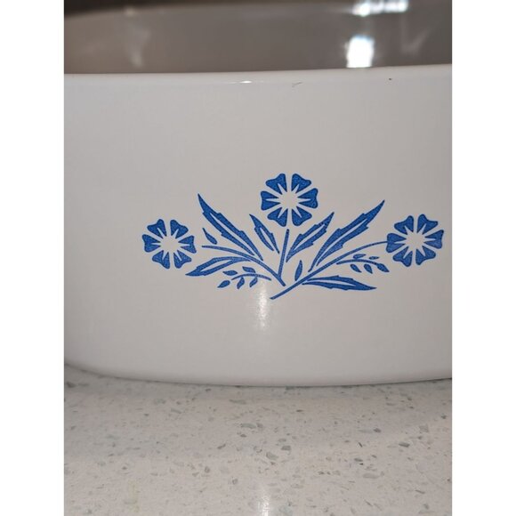 Vintage CorningWare Blue Cornflower Casserole Dish Lid Metal Rack 5 quart - Picture 2 of 16